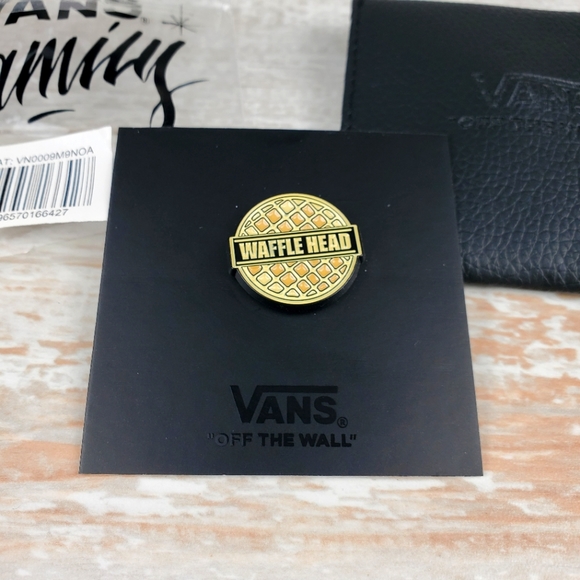 Vans Family Exclusive Wafflehead Collectors Pin - Picture 1 of 5